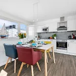 Triton: Meerblick, Sauna, Dachterrasse Holiday home *