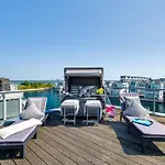 Triton: Meerblick, Sauna, Dachterrasse