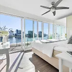 Triton: Meerblick, Sauna, Dachterrasse Holiday home