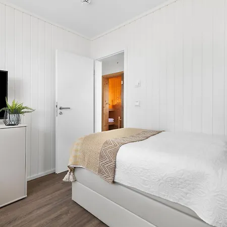 Holiday home Triton: Meerblick, Sauna, Dachterrasse