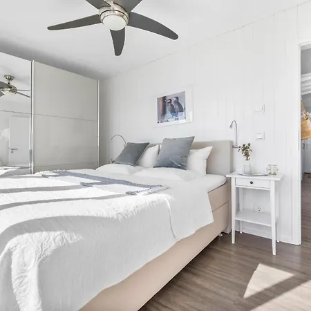 Triton: Meerblick, Sauna, Dachterrasse *