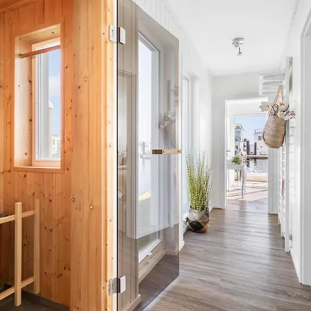 Triton: Meerblick, Sauna, Dachterrasse Дом отдыха