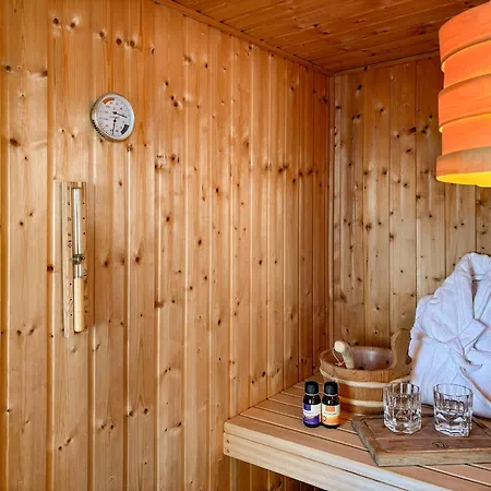 Holiday home Triton: Meerblick, Sauna, Dachterrasse Olpenitz